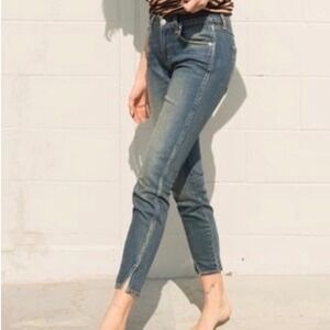 AMO Twist Slim Tapered Jeans Womens 26 Blue Dive Bar Wash Twisted Seam Split Hem